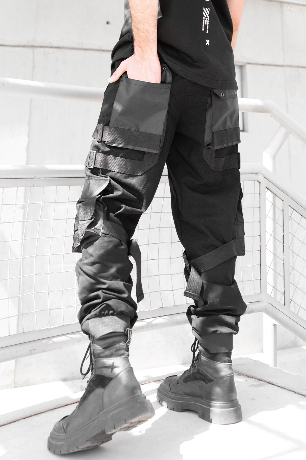 Pantalón Cargo [HEAD SHOOT]